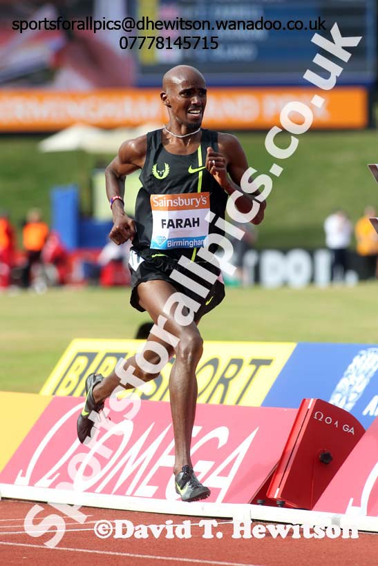 Mo Farah on his way to winning the mens 2 Miles with a British record at the Sainsbury's Birmingham Grand Prix. Photos: David T. Hewitson/Sports for All Pics
